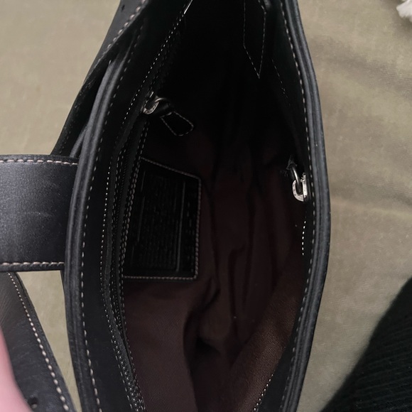 Black leather Coach bag - Picture 5 of 8